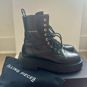 Filling pieces boots size Eur 38